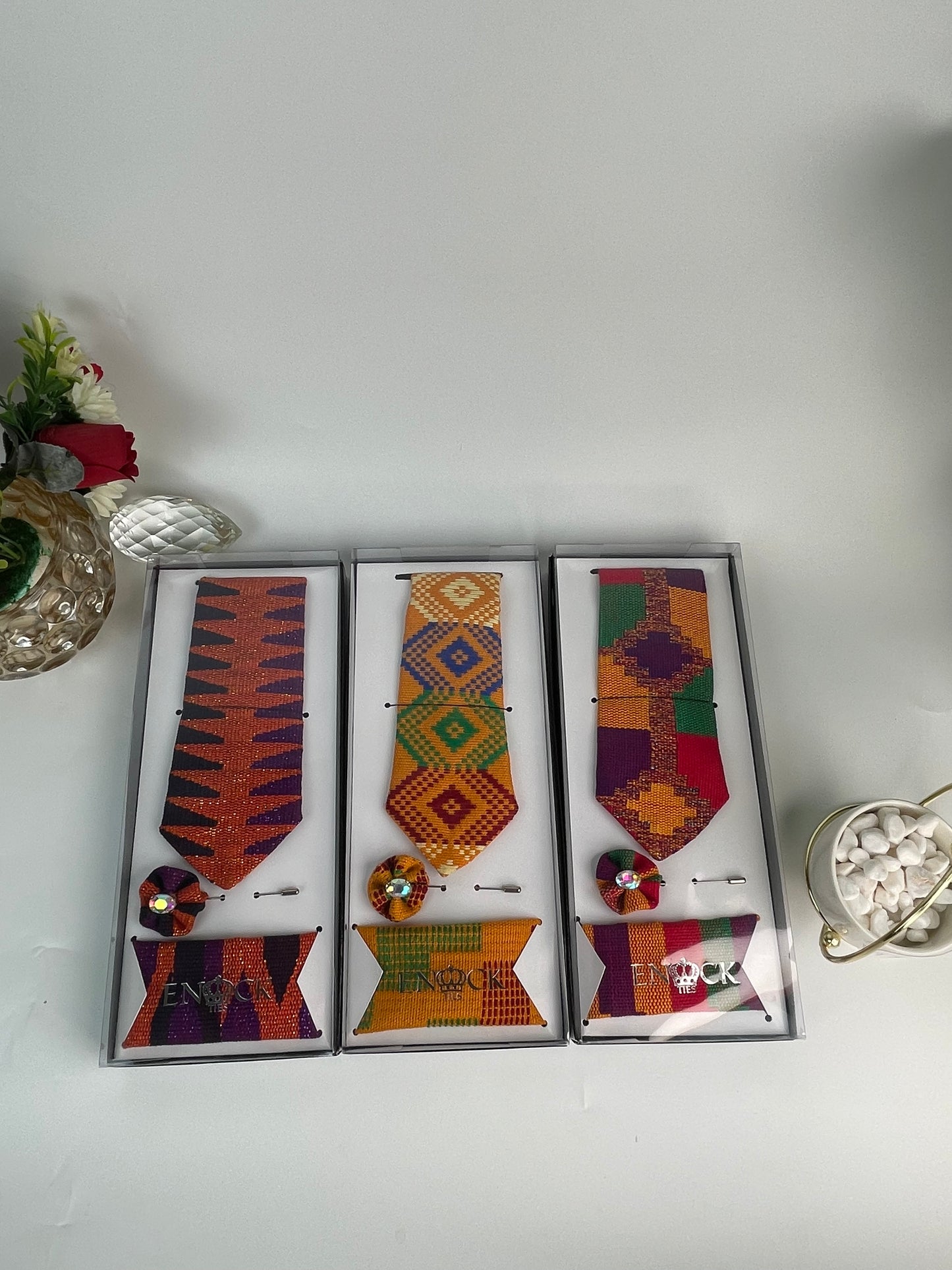 Kente flying set