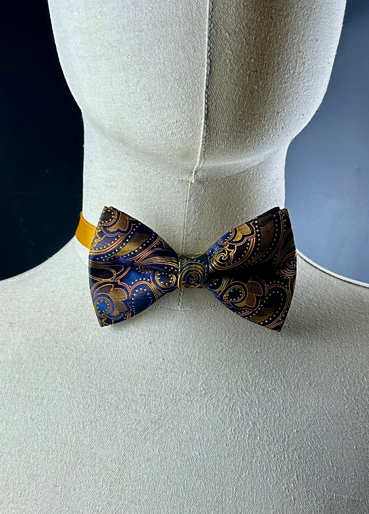 Paisley brown gold pretied bow